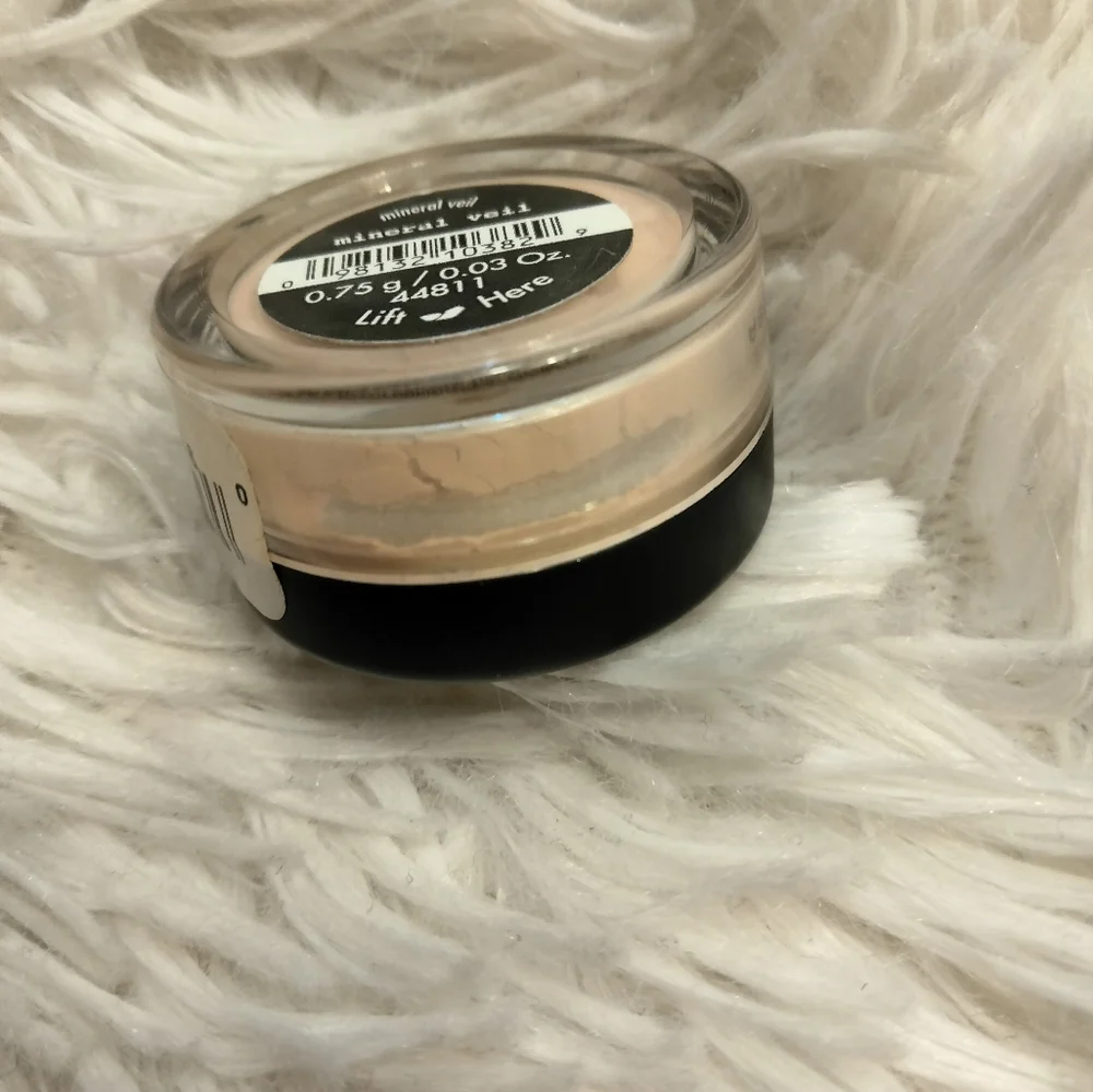 🆕 Mineral Veil Loose Finishing Powder Mini